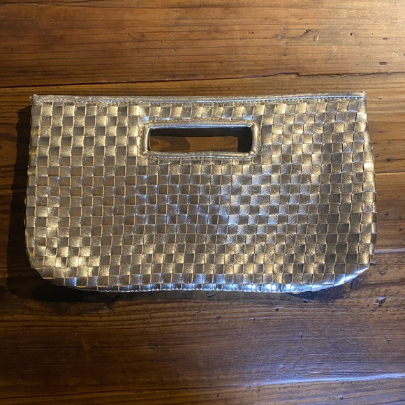 Sals Fifth Avenue Leather Gold Clutch - Picture 2 of 6